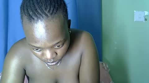 Snapshot of sexxybuttie chatting on 09-22-25, 07:05 African Queen online show from 09-22-25, 07:05