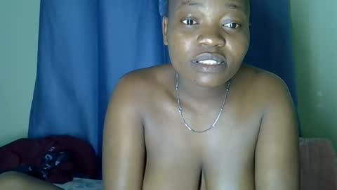 Snapshot of sexxybuttie chatting on 09-28-25, 05:51 African Queen online show from 09-28-25, 05:51