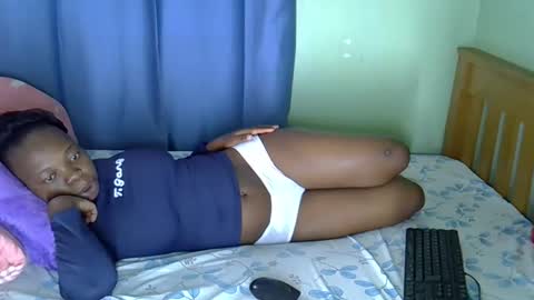 Snapshot of sexxybuttie chatting on 09-30-25, 07:24 African Queen online show from 09-30-25, 07:24