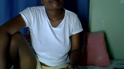 Snapshot of sexxybuttie chatting on 10-03-25, 03:03 African Queen online show from 10-03-25, 03:03