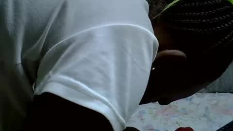 Snapshot of sexxybuttie chatting on 10-31-25, 06:20 African Queen online show from 10-31-25, 06:20