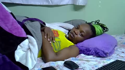 Snapshot of sexxybuttie chatting on 11-01-25, 10:56 African Queen online show from 11-01-25, 10:56