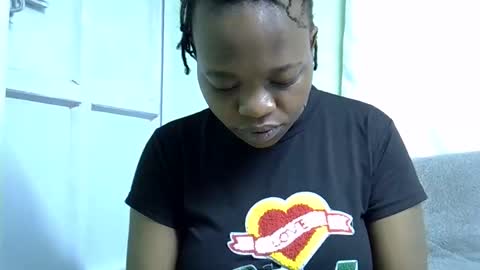 Snapshot of sexxybuttie chatting on 11-29-25, 02:47 African Queen online show from 11-29-25, 02:47