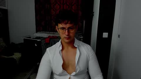 Sexxymuscles4U online show from 10-30-25, 09:22