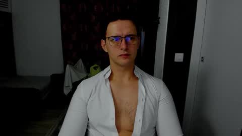 Sexxymuscles4U online show from 12-04-25, 08:34