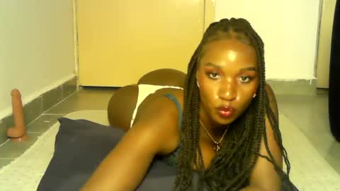Snapshot of sexy_africana05 chatting on 07-05-26, 02:46 sexy_africana05 online show from 07-05-26, 02:46