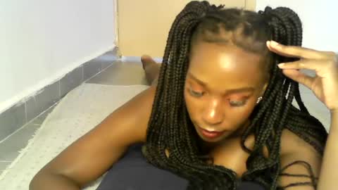 Snapshot of sexy_africana05 chatting on 07-14-26, 12:44 sexy_africana05 online show from 07-14-26, 12:44