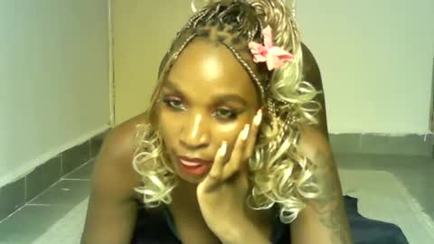 Snapshot of sexy_africana05 chatting on 07-26-26, 09:00 sexy_africana05 online show from 07-26-26, 09:00