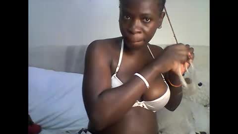 Snapshot of sexy_annbel chatting on 04-19-26, 11:31 Ann online show from 04-19-26, 11:31