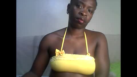 Snapshot of sexy_annbel chatting on 04-29-26, 10:27 Ann online show from 04-29-26, 10:27