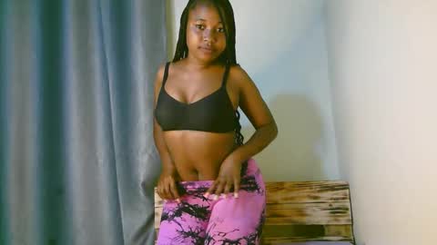 Ariana online show from 12-14-25, 07:18