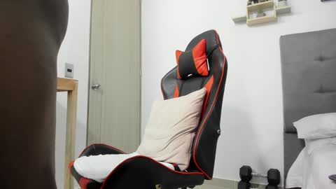 Snapshot of sexy_blackman chatting on 01-29-25, 06:12 sexy blackman online show from 01-29-25, 06:12