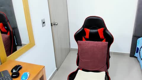 Snapshot of sexy_blackman chatting on 02-27-25, 06:53 sexy blackman online show from 02-27-25, 06:53