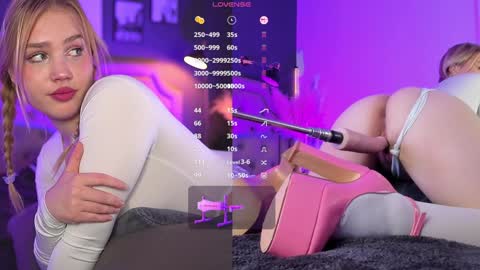 Lina online show from 01-30-25, 05:39