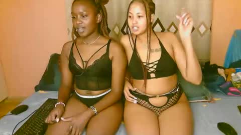 sexy_bluegirl online show from 09-17-25, 07:37