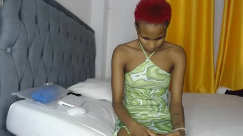 Snapshot of sexy_browniexx chatting on 03-08-25, 12:20 brownie online show from 03-08-25, 12:20