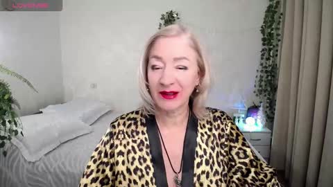 Irena online show from 12-14-25, 02:44