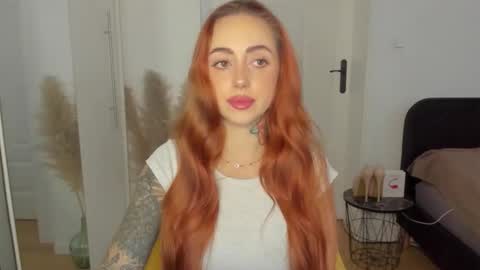 C o r a l i e online show from 11-26-25, 07:42