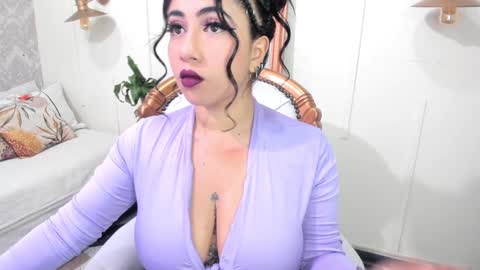 Snapshot of sexy_cristall chatting on 01-05-25, 02:49  C R I S T A L  online show from 01-05-25, 02:49