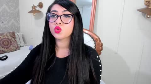 Snapshot of sexy_cristall chatting on 01-22-25, 04:34  C R I S T A L  online show from 01-22-25, 04:34