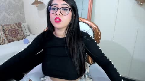 Snapshot of sexy_cristall chatting on 01-22-25, 07:35  C R I S T A L  online show from 01-22-25, 07:35