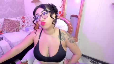 Snapshot of sexy_cristall chatting on 02-10-25, 08:31  C R I S T A L  online show from 02-10-25, 08:31