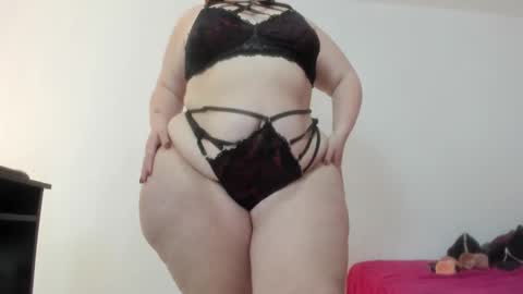 Snapshot of sexy_curvi chatting on 12-04-24, 08:07 karla           instagram  online show from 12-04-24, 08:07