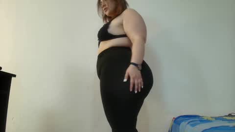 Snapshot of sexy_curvi chatting on 12-15-24, 11:09 karla           instagram  online show from 12-15-24, 11:09