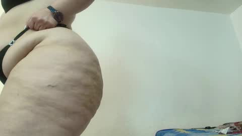 Snapshot of sexy_curvi chatting on 12-20-24, 04:46 karla           instagram  online show from 12-20-24, 04:46