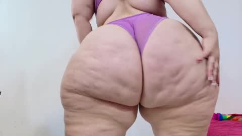 Snapshot of sexy_curvi chatting on 02-27-25, 06:53 karla           instagram  online show from 02-27-25, 06:53