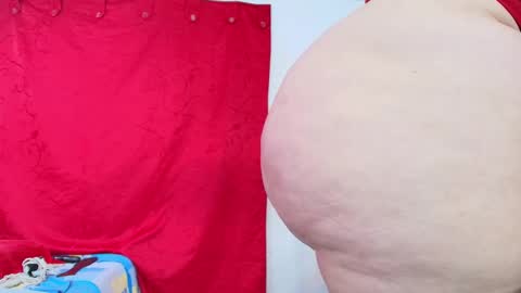 Snapshot of sexy_curvi chatting on 09-23-25, 03:26 karla           instagram  online show from 09-23-25, 03:26