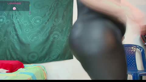 karla           instagram  online show from 11-23-25, 05:02