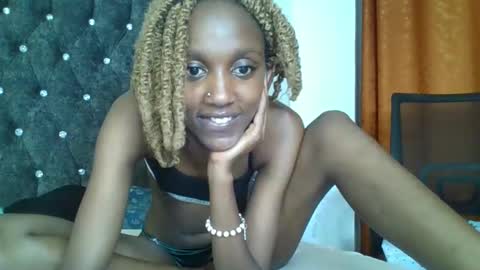 sexy_ebony_nica online show from 02-25-25, 09:35
