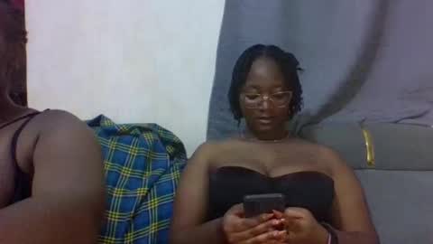 Snapshot of sexy_helle chatting on 09-26-25, 01:15 sexy_helle online show from 09-26-25, 01:15