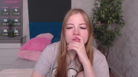 Jennifer online show from 12-02-25, 04:18