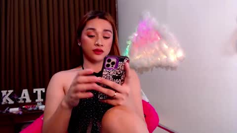 Snapshot of sexy_kitty699 chatting on 10-21-25, 01:06 Kathy online show from 10-21-25, 01:06