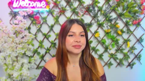 Snapshot of sexy_lily20 chatting on 10-27-25, 03:43 Lily online show from 10-27-25, 03:43