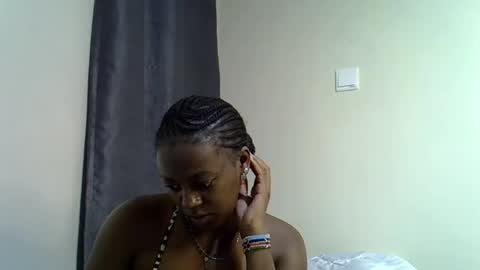 Snapshot of sexy_linda022 chatting on 06-01-26, 12:29 Linda online show from 06-01-26, 12:29