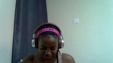 Snapshot of sexy_linda022 chatting on 06-10-26, 02:56 Linda online show from 06-10-26, 02:56
