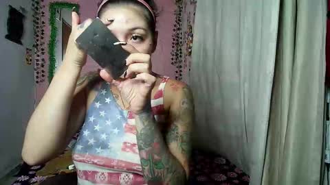 Snapshot of sexy_lolas chatting on 12-20-25, 04:41 sexy lolas online show from 12-20-25, 04:41