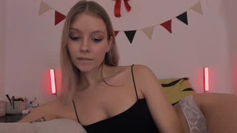 Ellie Mia online show from 02-13-25, 05:22