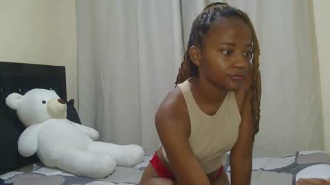 Snapshot of sexy_moh1 chatting on 10-24-25, 04:09 sexy_moh1 online show from 10-24-25, 04:09