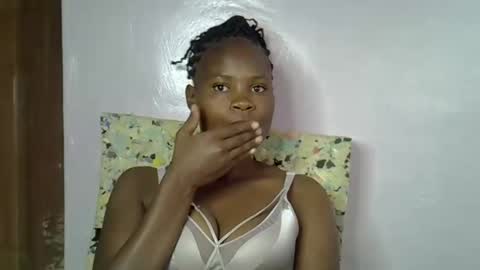 Snapshot of sexy_molyne chatting on 02-10-26, 02:32 Molyne online show from 02-10-26, 02:32