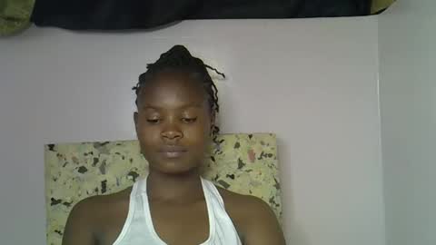 Snapshot of sexy_molyne chatting on 02-12-26, 03:18 Molyne online show from 02-12-26, 03:18