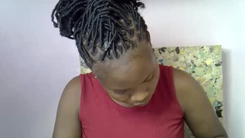 Snapshot of sexy_molyne chatting on 02-13-26, 03:24 Molyne online show from 02-13-26, 03:24