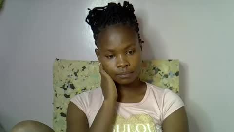 Snapshot of sexy_molyne chatting on 02-16-26, 06:04 Molyne online show from 02-16-26, 06:04