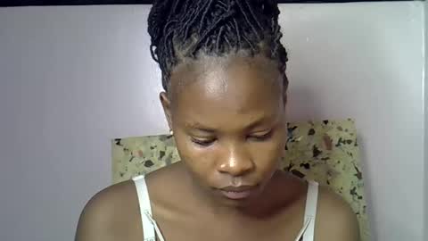 Snapshot of sexy_molyne chatting on 02-19-26, 06:04 Molyne online show from 02-19-26, 06:04