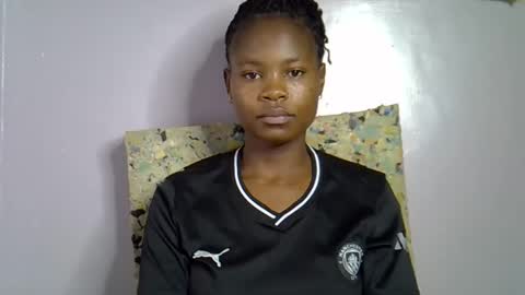 Snapshot of sexy_molyne chatting on 02-25-26, 11:14 Molyne online show from 02-25-26, 11:14