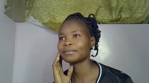 Snapshot of sexy_molyne chatting on 03-01-26, 11:23 Molyne online show from 03-01-26, 11:23