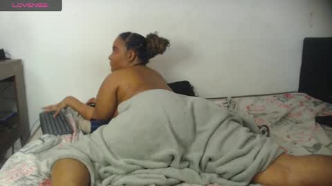 Snapshot of sexy_night_bm chatting on 12-12-24, 05:20 Jhoana online show from 12-12-24, 05:20